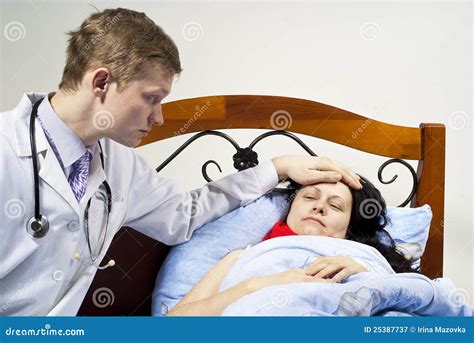 Doctor Treats The Patient Stock Image Image Of Stethoscope 25387737