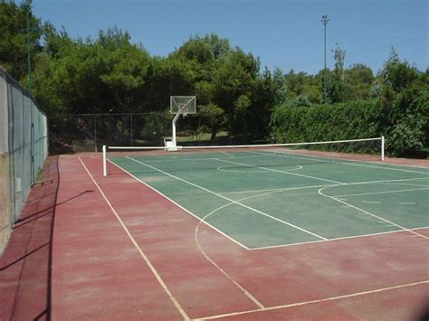 Basketball trikots nba günstig online shop, verkaufs günstige basketball trikots. Bild "Tennisplatz / Basketballplatz" zu Hotel Kalithea ...