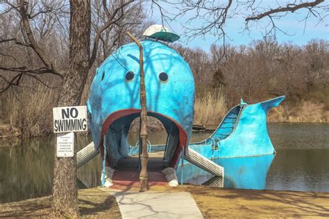 10 Best Roadside Attractions Along Route 66 Drivin And Vibin