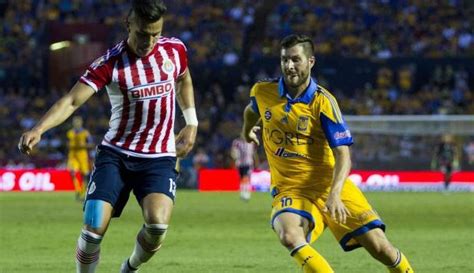 Chivas had scored very few goals from open play in the games leading up to the final. Chivas vs Tigres Jornada Tres Clausura 2016 en Vivo por ...