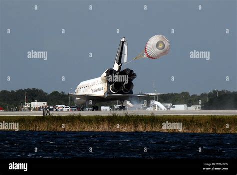 Nasas Space Shuttle Discovery Lands Safely On Runway 33 Of The Shuttle