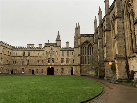 世界の超一流大学は何がすごいのか ムック本 - 海外教育、STEM教育、シンガポール