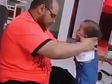 Subtil Verblassen Gewalt Dad Beats Daughter With Belt Kolonial Niveau Wald