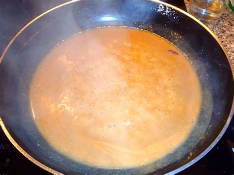Emplatamos los espaguetis en un bol añadiendo los topings de nuestra preferencia como pueden ser las semillas de sésamo, cebolleta troceada o perejil picado fino. Les receptes que m'agraden: Espaguetis light con gambas y ...
