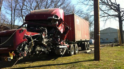 Accident Involving Tractor Trailer In St Matthews