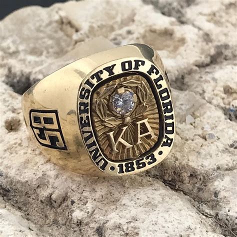 Vintage Class Ring University Of Florida 14k Yellow Gold With Diamond