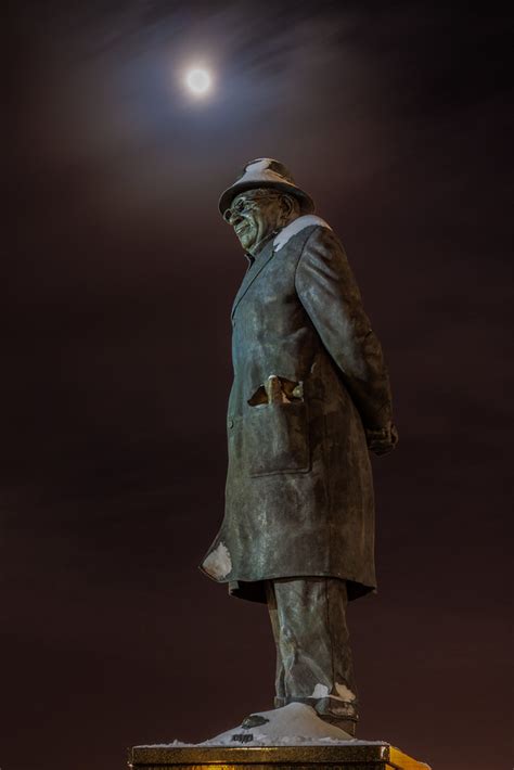 Vince Lombardi Statue In Front Of Lambeau Field Statue Of Flickr