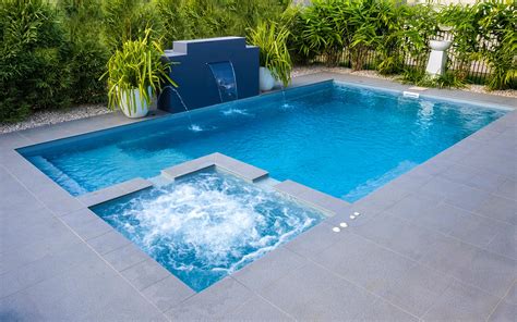 The Absolute Built In Spa Splash Deck Leisure Pools New Zealand