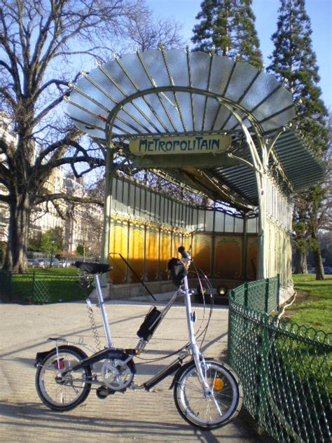 One thing we are very proud of at dahon is how many of our vintage bikes are still out there and in good working order thanks to the care and here we take the opportunity to expand on a common question: OLD DAHON in PARIS part 2 ｜ 折りたたみ自転車＆ミニベロコミュニティ