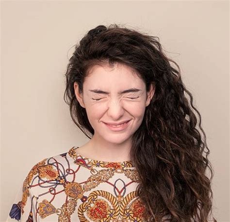Lorde Smiling Xwetpics Com