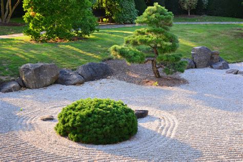 How To Make A Miniature Meditative Zen Garden For Your Desktop