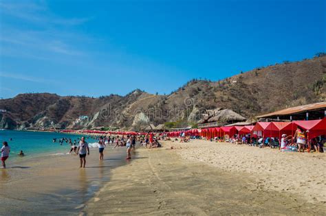 Whether you wish to take the train to machu picchu, hike the inca trail, join in with carnival in rio de janeiro, snorkel on a galapagos islands cruise, go wine tasting in chile, or learn to tango in buenos aires, there is something for everyone! Beautful-Ansicht Von Playa BLANCA-Strand In Santa Marta ...