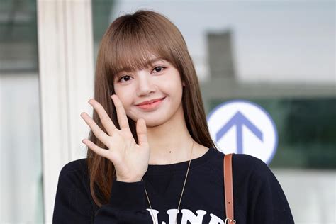 5 Ways Blackpink S Lisa Made Hot 100 History With Her First Solo Smash