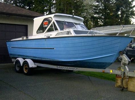 Tayana have been manufacturing world class vessels since 1973 and the quality and workmanship. Best Starcraft!!! | Boat restoration, Cool boats, Classic ...