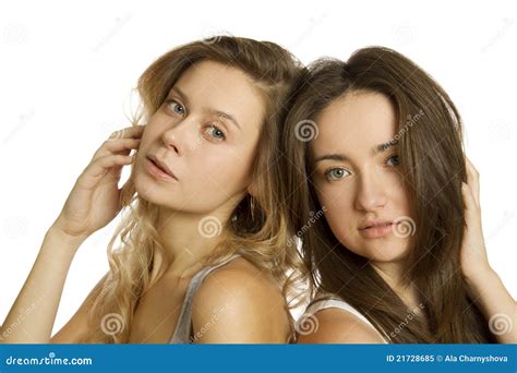 Deux Belles Jeunes Femmes Image Stock Image Du Embrasse 21728685