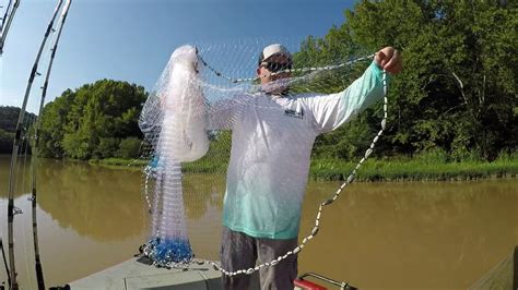 Super Easy Throwing Large Cast Nets Youtube