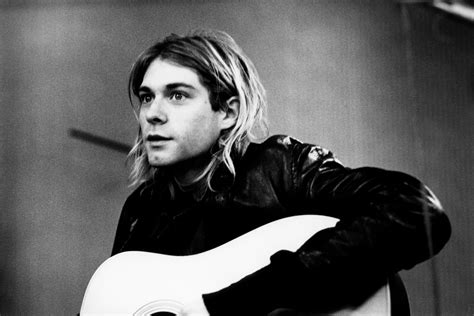 The nirvana frontman was on fire. Cobain's Famous Guitar! - Canyon News