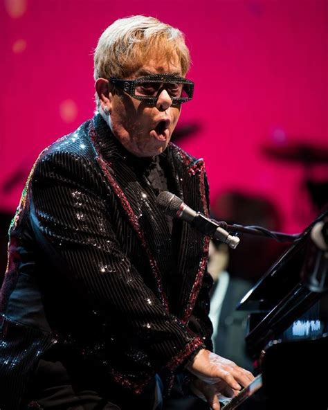 Pin By Susan Tofanelli Snodgrass On Sir Elton John Elton John Man