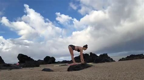 Kira Kosarin Does Sexy Yoga 30 Pics Video