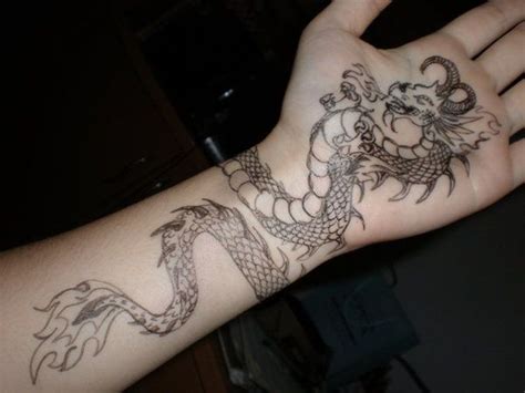 18 Amazing Dragon Wrist Tattoos
