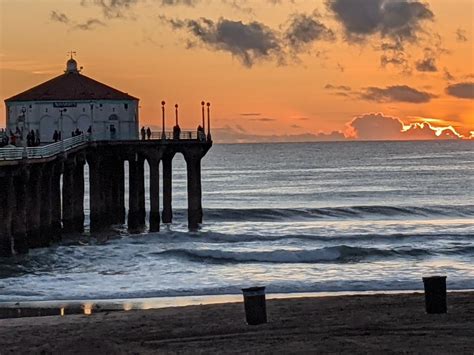 A Beautiful Startling Sky In Manhattan Beach Photo Of The Day