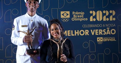 alison dos santos e rebeca andrade são eleitos os melhores atletas do ano no prêmio brasil