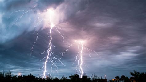 How To Photograph Lightning Bandh Explora