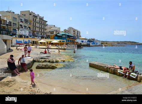 Seafront Beach Buġibba Saint Pauls Bay San Pawl Il Baħar Northern