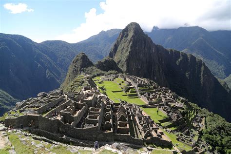 European Tourists Expelled From Machu Picchu Over Nude Photos La