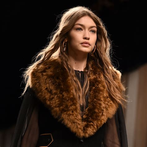 Gigi Hadid Supermodel Runway Walk at Milan Fashion Week - Fendi Show 2