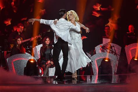 Marsi anikó kigyógyult a koronavírusból és újra teljes erőbedobással készül a dancing with the stars negyedik élő showjára. Marsi Anikó családjától a Dancing with the Starsig minden ...