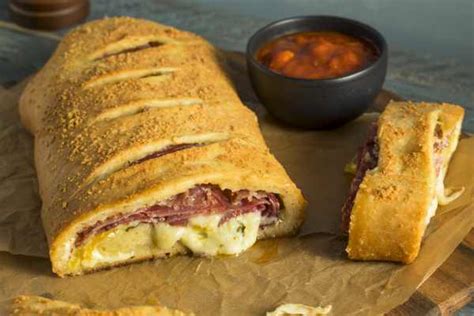 Whats The Difference Stromboli Vs Calzone Kitchensanity
