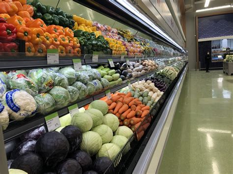 Canadas Largest Tandt Supermarket Is Now Open In Montreal Video Dished