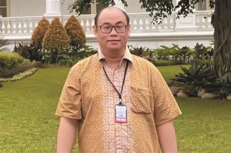 Di tengah kencangnya isu reshuffle kabinet, menteri pendidikan dan kebudayaan (mendikbud) nadiem makarim justru bertemu megawati soekarnoputri. Reshuffle dan Harapan 2021 - SINDOnews