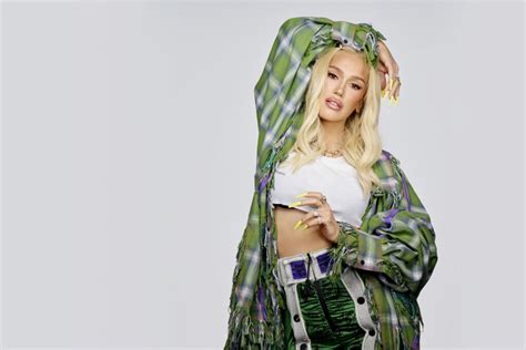 Gwen Stefani Shares New Single True Babe Spin