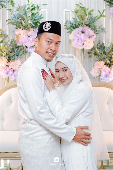 Sharam karro in logo ne islam ko badnaam kardia, ye islami talimat nahi. Tengku Muhammad Fadliey Shah & Nurul Najihah | Januari 10 ...