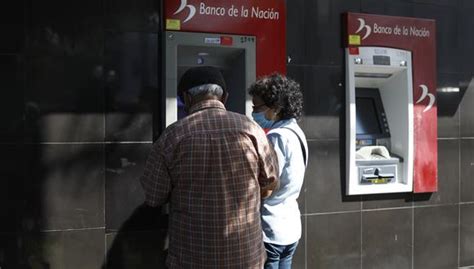 Con la tarjeta de débito macro las extracciones son gratuitas en nuestros cajeros (en los de otros bancos podría llegar a tener un costo). Banco de la Nación extiende uso de tarjetas de débito ...