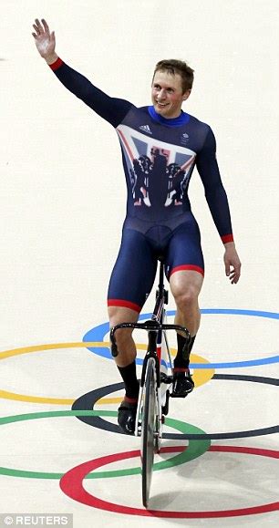 Team Gb Win Gold In The Team Sprint Cycling Final At Rio Olympics 2016 Daily Mail Online