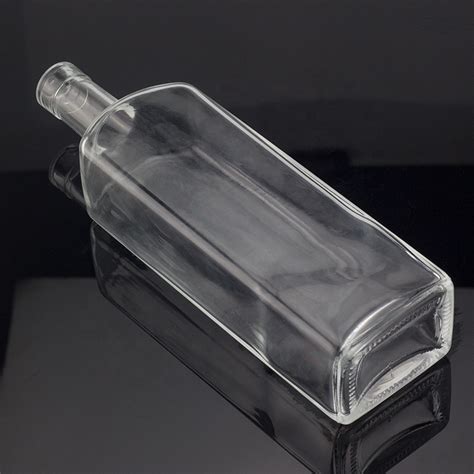 Wholesale High Quality Square Shape 750ml Tequila Glass Bottle For Corks High Quality Square