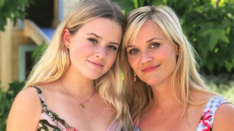 reese witherspoon s daughter ava is all grown up and she s the splitting image of her mother