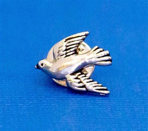Vintage Pin Light Gold Tone Pin Dove Bird Pin Animal Nature Etsy