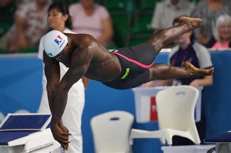 This picture taken with an underwater camera shows french swimmer marie wattel competing in the women's 200m butterfly semifinal on april 11 2014. Florence Bariseau on Twitter: "Bravo à nos athlètes ...