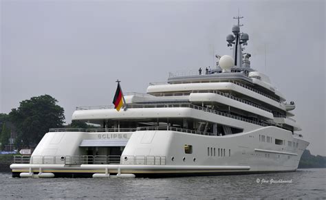 Eclipse is a 162.5 m motor yacht. Das Heck der " ECLIPSE " Foto & Bild | schiffe und seewege ...