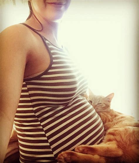 Милые фото беременных женщин с животными — Wday