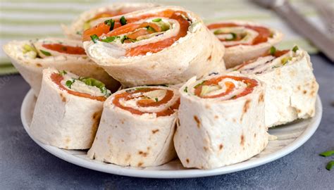 Wrap maison au saumon fumé et St Môret Idée de recette pour l apéro