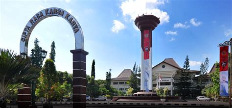 Biaya Kuliah UNY 2021 2022 Universitas Negeri Yogyakarta