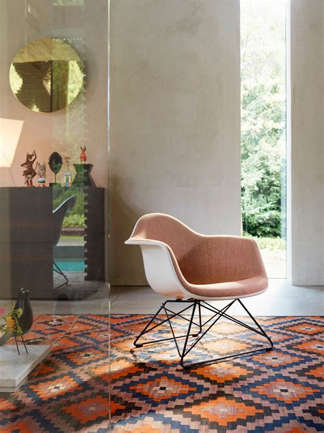 Vitra daw stuhl aus polypropylen mit armlehnen. Eames Plastic Arm Chair DAW Stuhl Vitra Ahorn dunkel ...