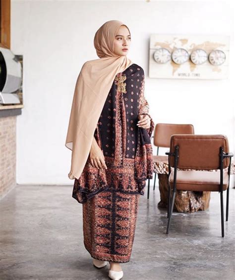Rok plisket termurah(beli 1 harga 36.000 ) rok plisket itu rok nya melar , perut full karet. Paling Keren Ootd Kondangan Hijab Batik - For Sprint