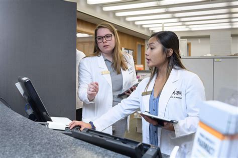 Pharmacy students to graduate early in preparation for future COVID-19