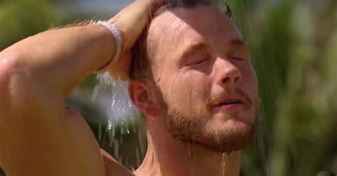 Colton Underwood Spent A Full Day Showering For The Bachelor Promos